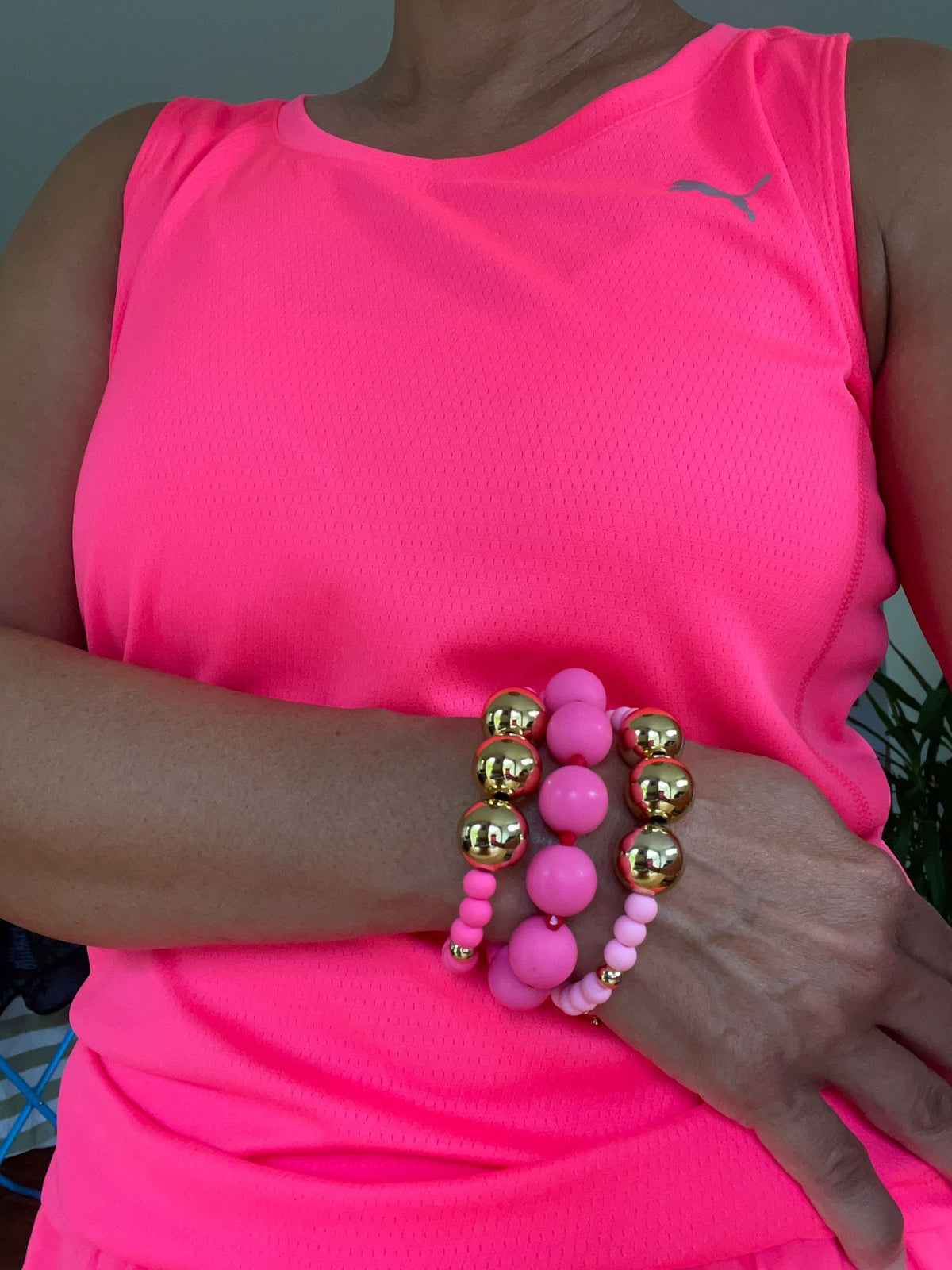 Bright Pink and gold beaded bracelet